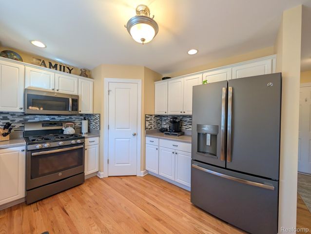 5441 Meadow Creek Court, Flint Charter Township, MI 48532