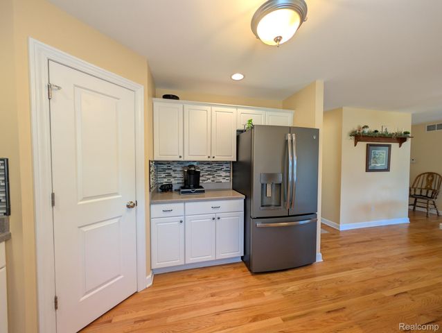 5441 Meadow Creek Court, Flint Charter Township, MI 48532