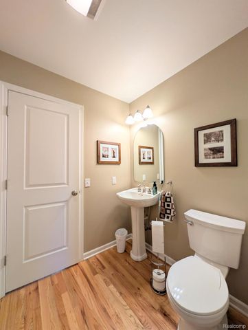 5441 Meadow Creek Court, Flint Charter Township, MI 48532