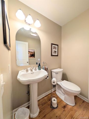 5441 Meadow Creek Court, Flint Charter Township, MI 48532