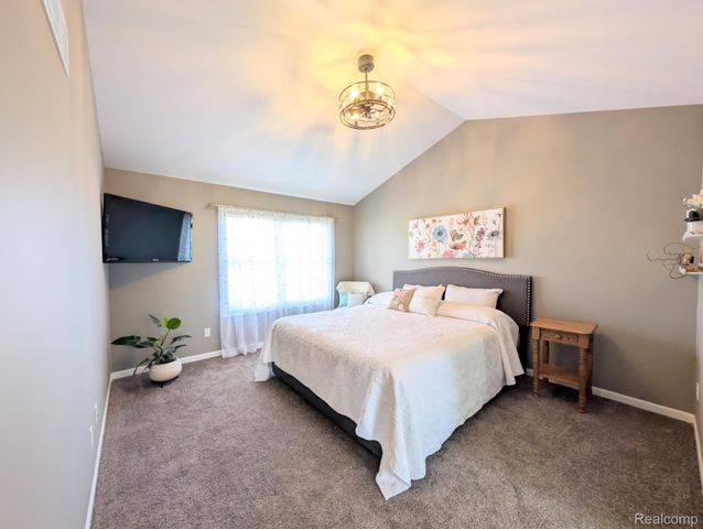 5441 Meadow Creek Court, Flint Charter Township, MI 48532