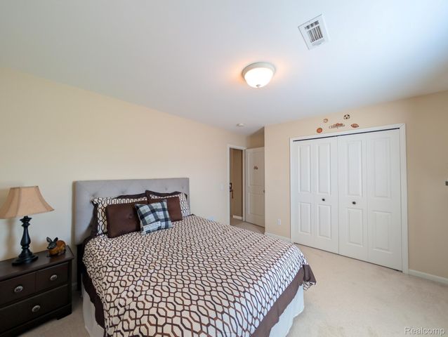 5441 Meadow Creek Court, Flint Charter Township, MI 48532