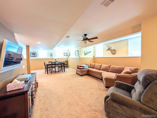 5441 Meadow Creek Court, Flint Charter Township, MI 48532