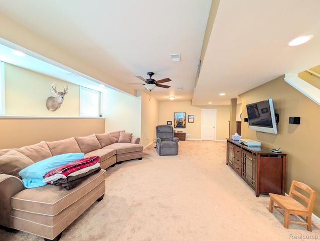 5441 Meadow Creek Court, Flint Charter Township, MI 48532