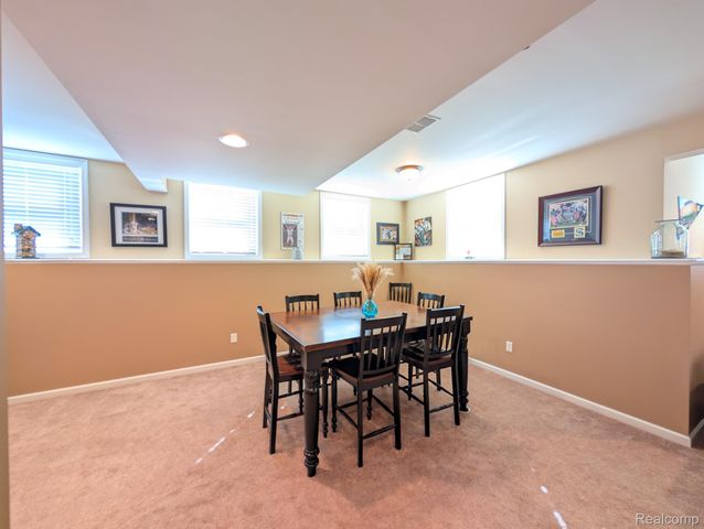 5441 Meadow Creek Court, Flint Charter Township, MI 48532