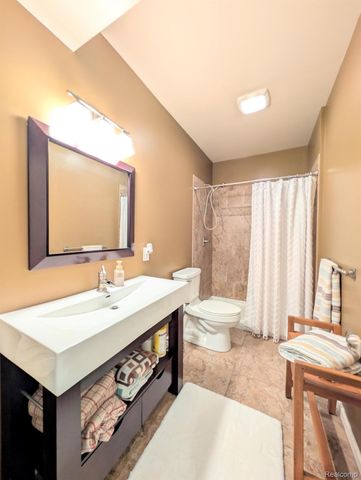 5441 Meadow Creek Court, Flint Charter Township, MI 48532