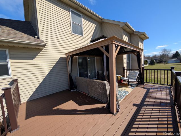 5441 Meadow Creek Court, Flint Charter Township, MI 48532