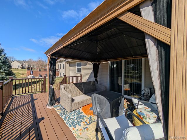 5441 Meadow Creek Court, Flint Charter Township, MI 48532