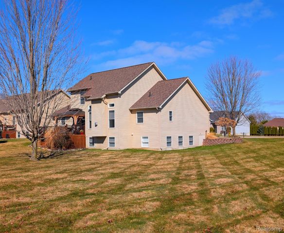 5441 Meadow Creek Court, Flint Charter Township, MI 48532