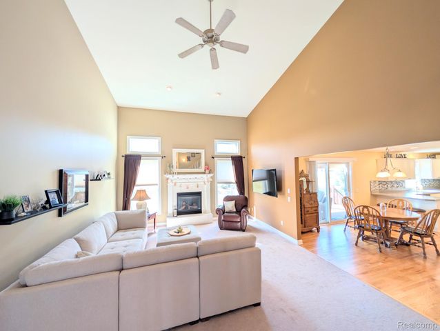 5441 Meadow Creek Court, Flint Charter Township, MI 48532