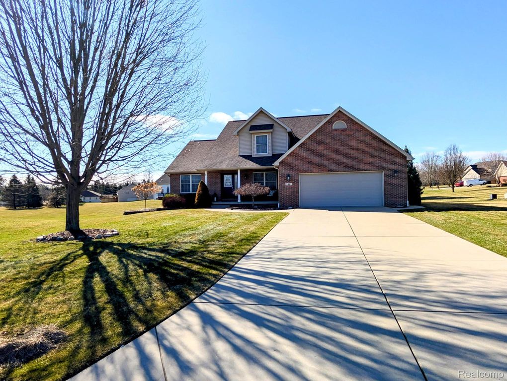 5441 Meadow Creek Court, Flint Charter Township, MI 48532