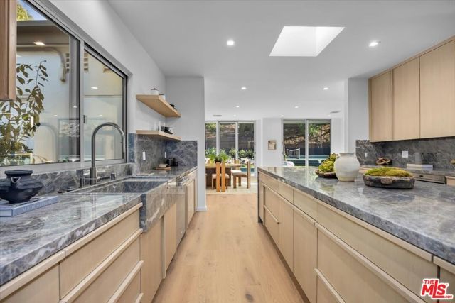 1836 Loma Vista Drive, Beverly Hills, CA 90210