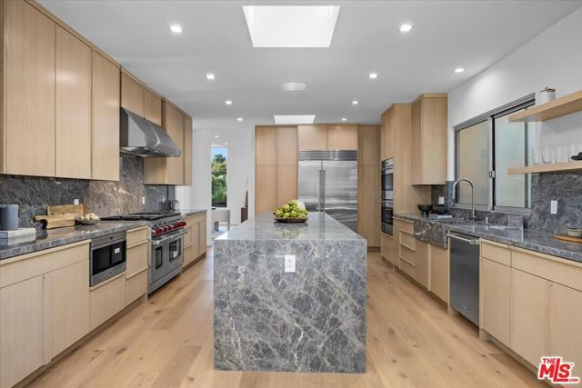 1836 Loma Vista Drive, Beverly Hills, CA 90210