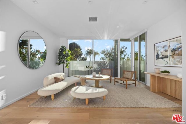 1836 Loma Vista Drive, Beverly Hills, CA 90210