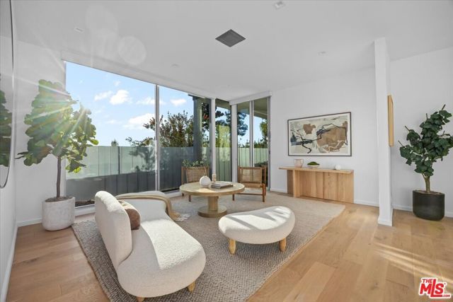 1836 Loma Vista Drive, Beverly Hills, CA 90210
