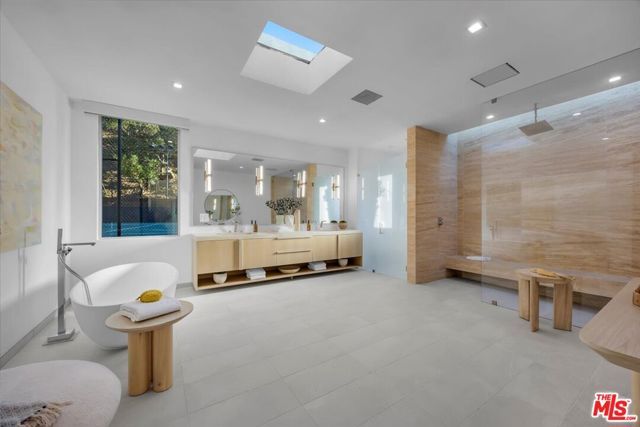 1836 Loma Vista Drive, Beverly Hills, CA 90210