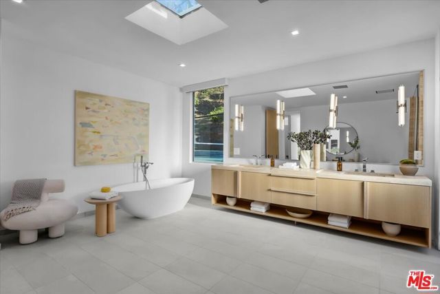 1836 Loma Vista Drive, Beverly Hills, CA 90210
