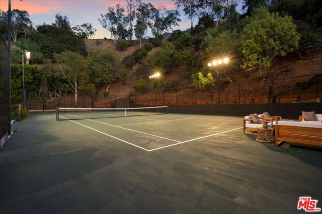 1836 Loma Vista Drive, Beverly Hills, CA 90210