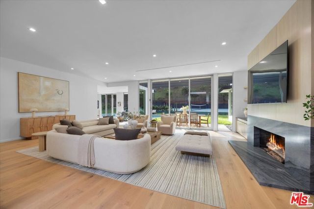 1836 Loma Vista Drive, Beverly Hills, CA 90210