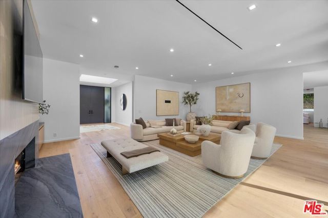 1836 Loma Vista Drive, Beverly Hills, CA 90210