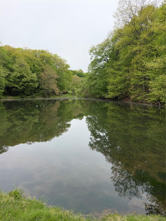 301 Roaring Brook Road, Chappaqua, NY 10514 — exterior