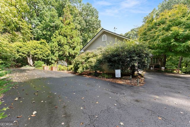 731 Hidden Lakes Trail, Jefferson, GA 30549