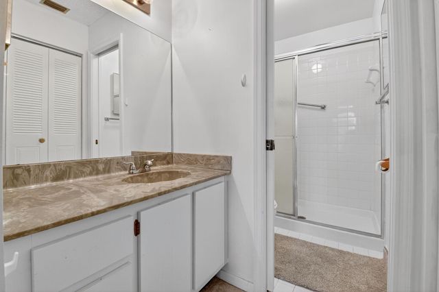 7657 Tahiti Lane 202, Lake Worth, FL 33467