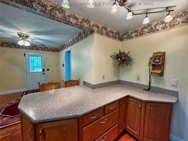 117 Wildwood Drive, Elkview, WV 25071
