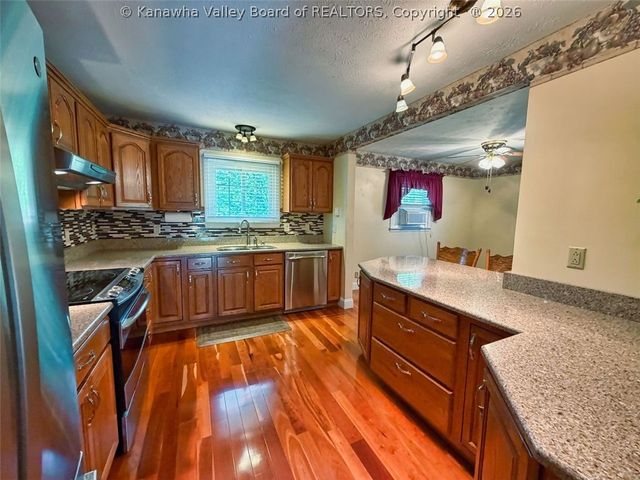 117 Wildwood Drive, Elkview, WV 25071