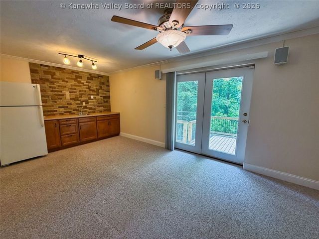 117 Wildwood Drive, Elkview, WV 25071