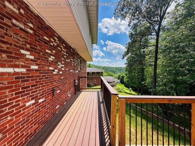 117 Wildwood Drive, Elkview, WV 25071