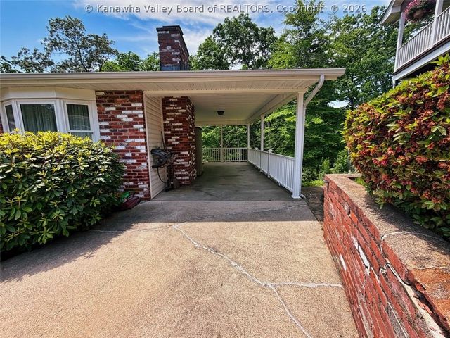 117 Wildwood Drive, Elkview, WV 25071