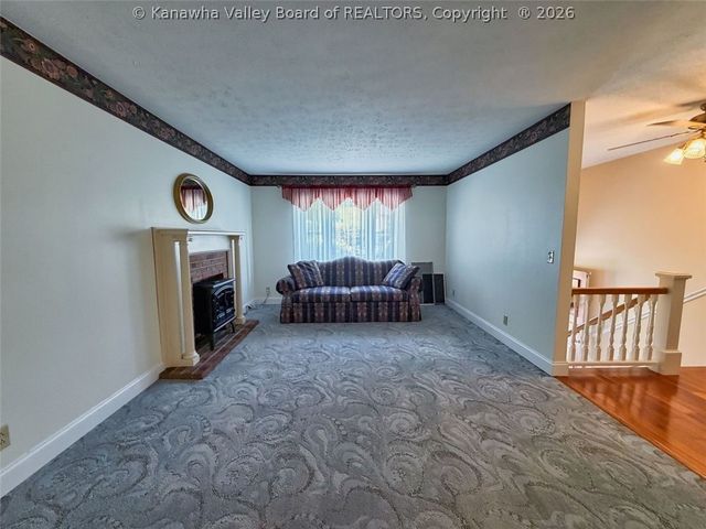 117 Wildwood Drive, Elkview, WV 25071