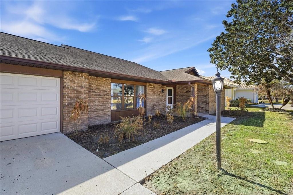 Image 2 of property listing at 10 FLAMETREE COURT, Palm Coast, FL 32137