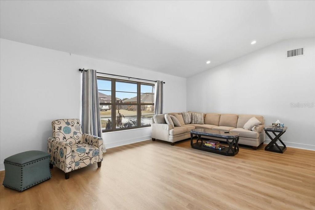 Image 11 of property listing at 10 FLAMETREE COURT, Palm Coast, FL 32137