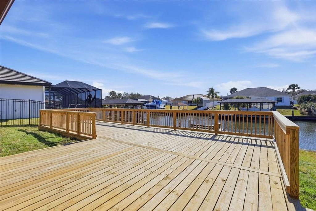 Image 4 of property listing at 10 FLAMETREE COURT, Palm Coast, FL 32137