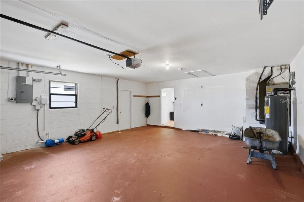 Image 35 of property listing at 10 FLAMETREE COURT, Palm Coast, FL 32137