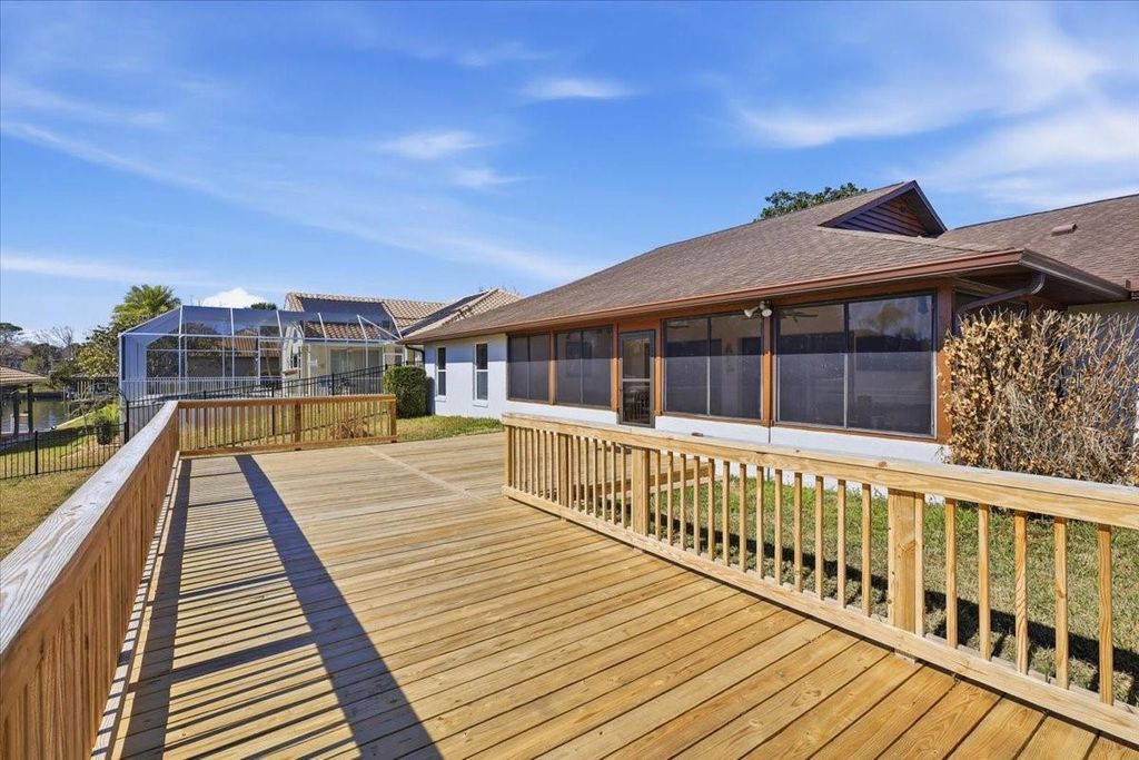 Image 5 of property listing at 10 FLAMETREE COURT, Palm Coast, FL 32137