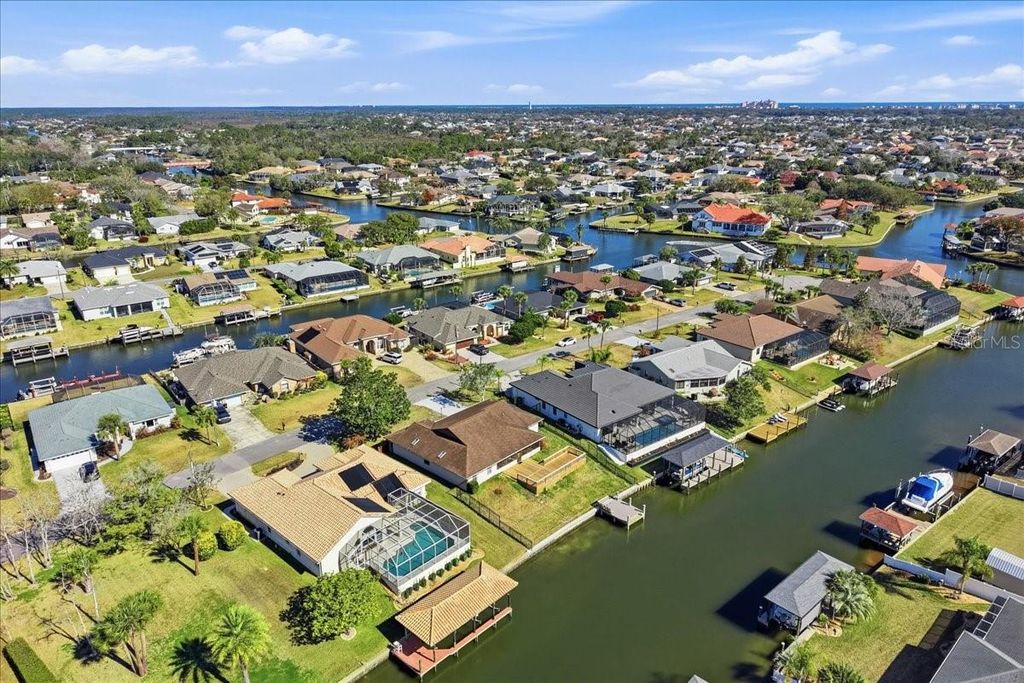 Image 43 of property listing at 10 FLAMETREE COURT, Palm Coast, FL 32137