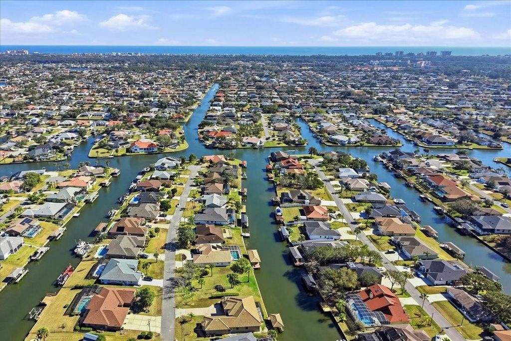 Image 44 of property listing at 10 FLAMETREE COURT, Palm Coast, FL 32137