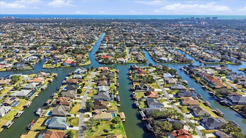 Image 45 of property listing at 10 FLAMETREE COURT, Palm Coast, FL 32137