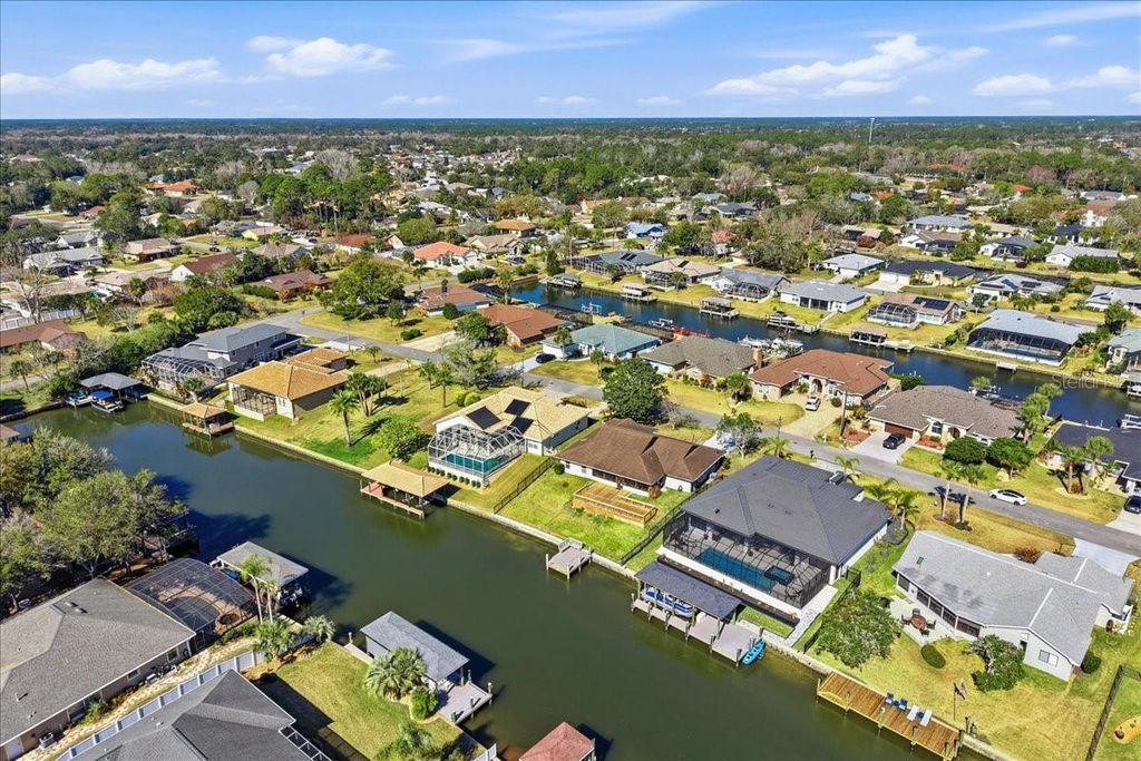 Image 46 of property listing at 10 FLAMETREE COURT, Palm Coast, FL 32137