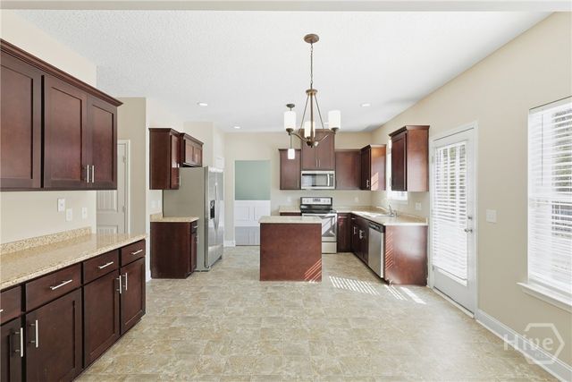 732 Waterlily Court, Hinesville, GA 31313