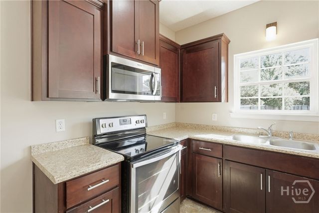 732 Waterlily Court, Hinesville, GA 31313