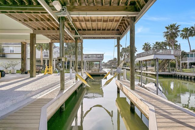 16506 Trinidad Way, Jamaica Beach, TX 77554