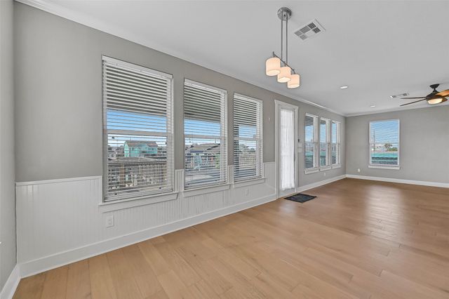 16506 Trinidad Way, Jamaica Beach, TX 77554