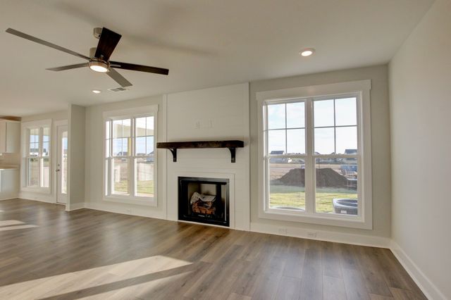 321 Kildeer Dr, Clarksville, TN 37040