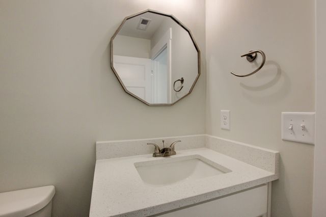 321 Kildeer Dr, Clarksville, TN 37040