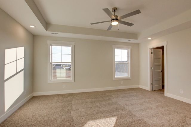 321 Kildeer Dr, Clarksville, TN 37040