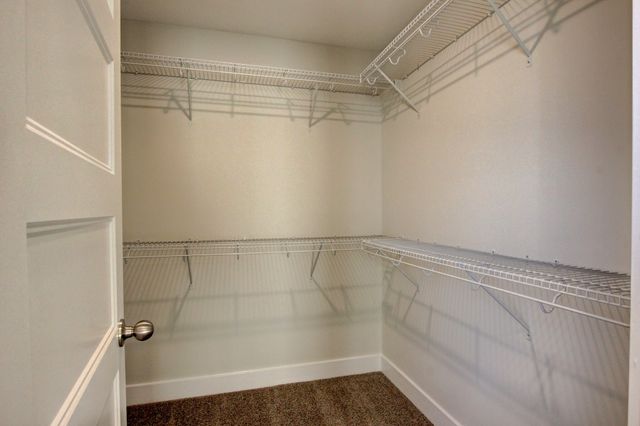 321 Kildeer Dr, Clarksville, TN 37040